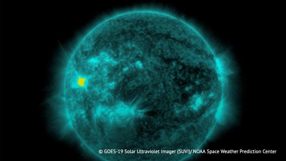 Солнце решило не сдаваться перед новым годом и запустило свою «фейерверк-пробу» в декабре!