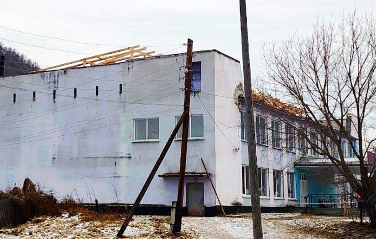 Ремонт крыши Дома культуры, а также фасада, окон и крыши пришкольного интерната проходят в Черге, сообщает администрация Шебилинского района Ремонт крыши Дома культуры, а также фасада, окон и крыши пришкольного интерната проходят в Черге, сообщает администрация Шебилинского района