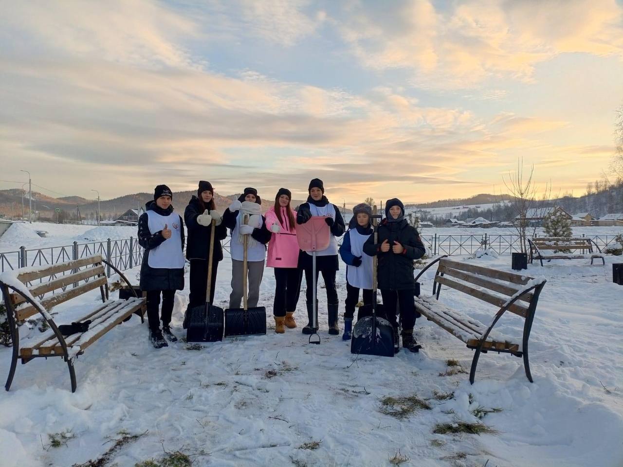 Волонтеров в их праздник за неравнодушие и доброту поблагодарил глава Чойского района Игорь Русских Волонтеров в их праздник за неравнодушие и доброту поблагодарил глава Чойского района Игорь Русских