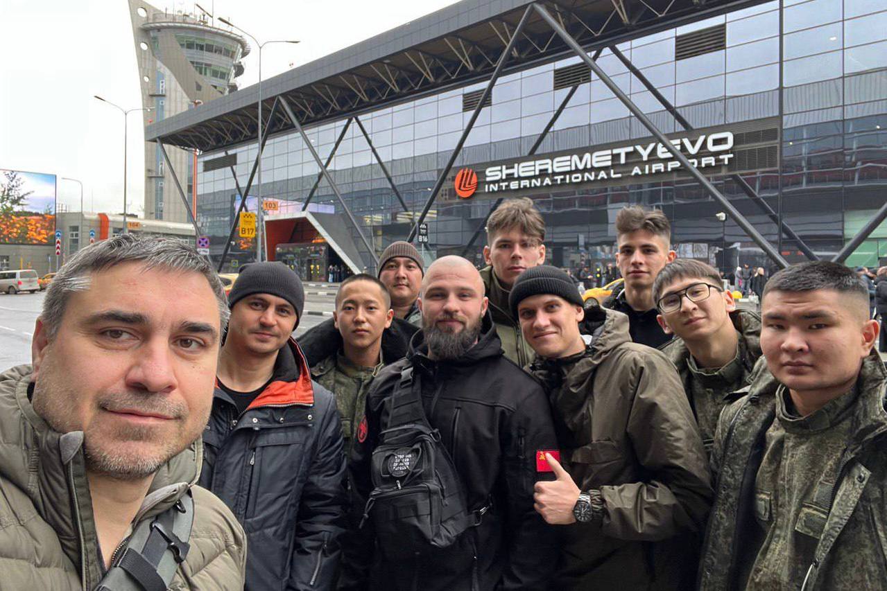 Андрей Турчак: День добровольца - это еще одна возможность сказать спасибо всем, кто выбрал своей миссией помогать людям Андрей Турчак: День добровольца - это еще одна возможность сказать спасибо всем, кто выбрал своей миссией помогать людям