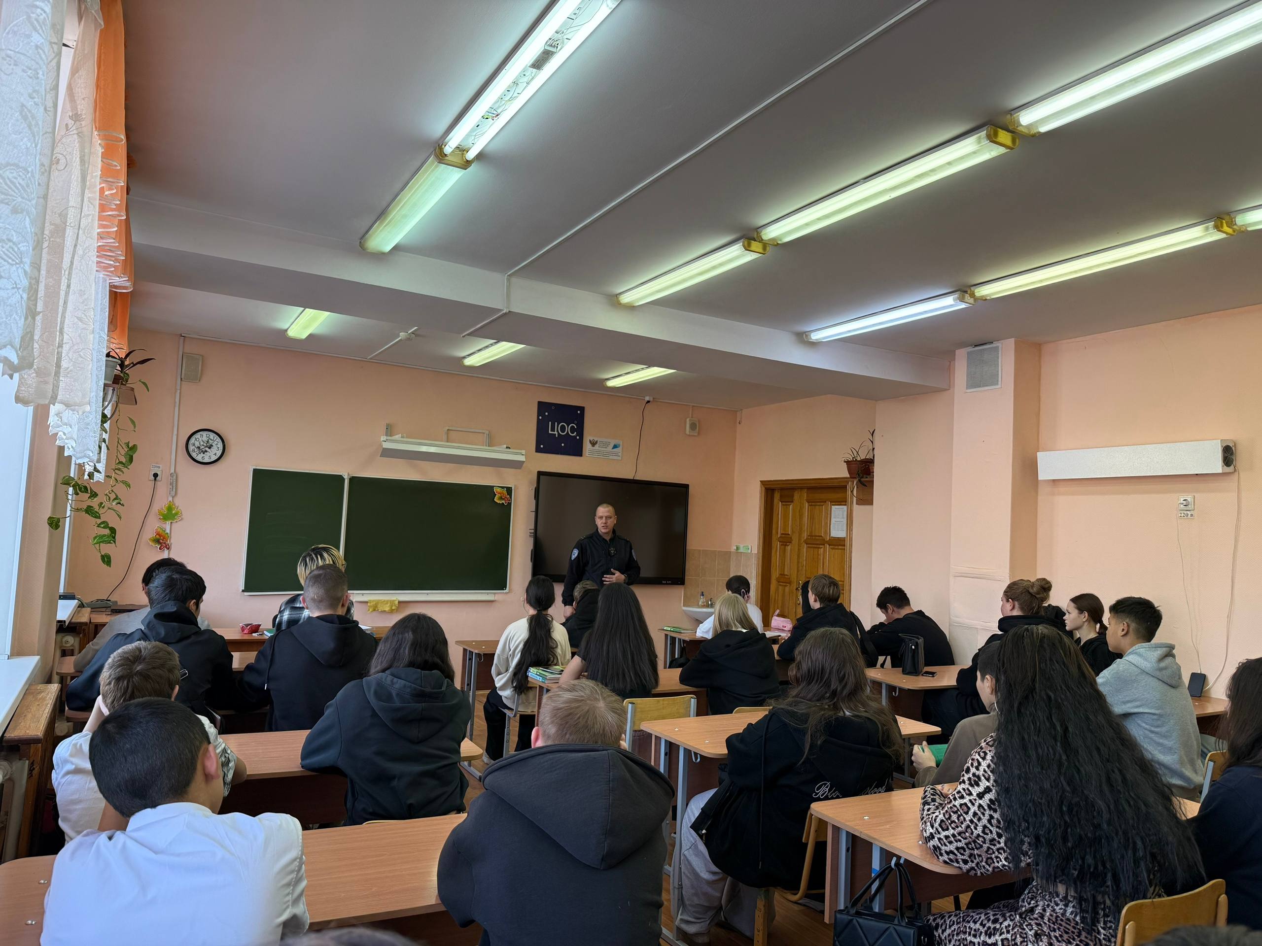 В рамках акции «Трезвый взгляд» сотрудники региональной Госавтоинспекции провели профилактические беседы со студентами и школьниками в Горно-Алтайске В рамках акции «Трезвый взгляд» сотрудники региональной Госавтоинспекции провели профилактические беседы со студентами и школьниками в Горно-Алтайске