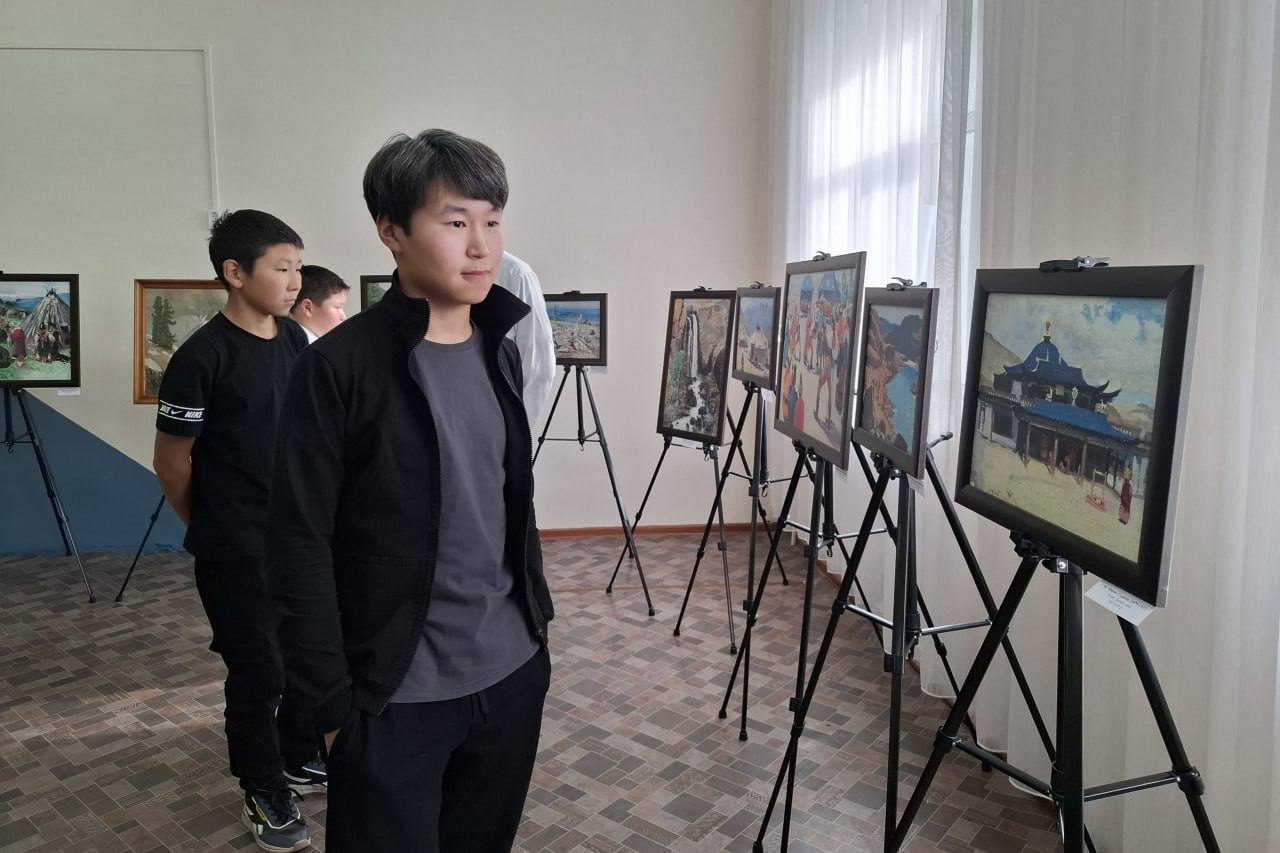 Передвижная выставка картин Григория Ивановича Чорос-Гуркина завершает свою работу по районам Республики Алтай Передвижная выставка картин Григория Ивановича Чорос-Гуркина завершает свою работу по районам Республики Алтай