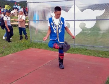 Региональная общественная организация Республики Алтай по развитию национального вида спорта «Тебек» проводит очередной новогодний Республиканский онлайн-турнир среди детей «Соок Таадакын сыйларына»