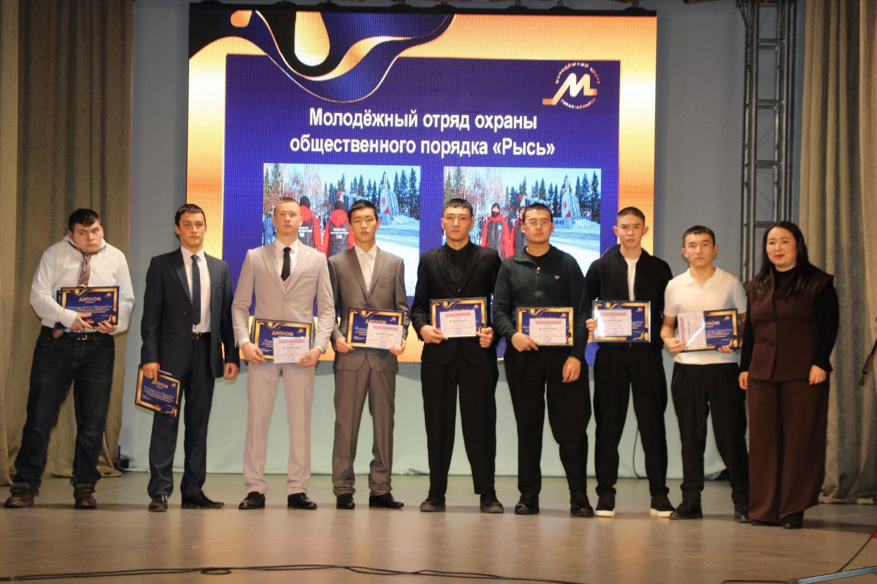 Дарим миру тепло своих сердец - девиз волонтерского движения в Горно-Алтайске Дарим миру тепло своих сердец - девиз волонтерского движения в Горно-Алтайске