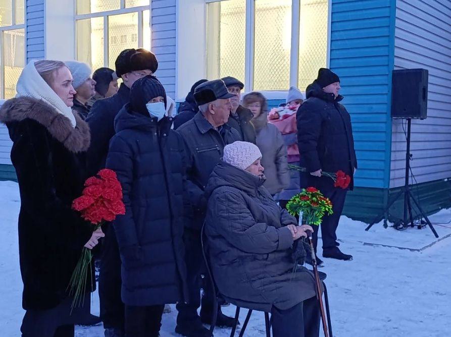 В Майминской школе увековечили память участника СВО Михаила Тузовского В Майминской школе увековечили память участника СВО Михаила Тузовского
