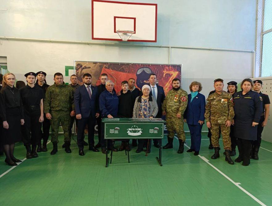 В Майминской школе увековечили память участника СВО Михаила Тузовского В Майминской школе увековечили память участника СВО Михаила Тузовского