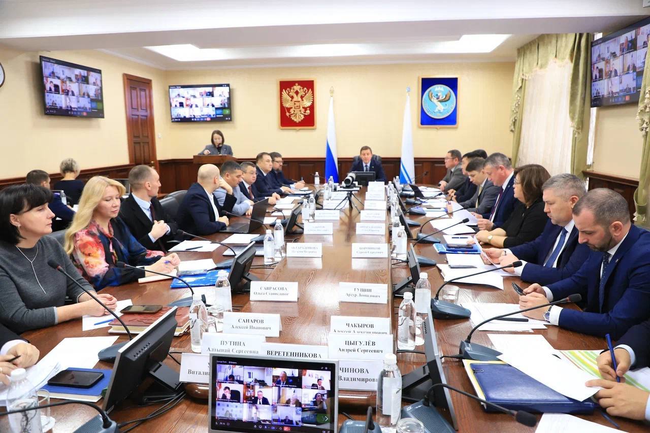 Александр Прокопьев: На очередном заседании Правительства Республики Алтай рассмотрели ряд важных вопросов, среди которых реализация национального проекта «Инфраструктура для жизни» Александр Прокопьев: На очередном заседании Правительства Республики Алтай рассмотрели ряд важных вопросов, среди которых реализация национального проекта «Инфраструктура для жизни»