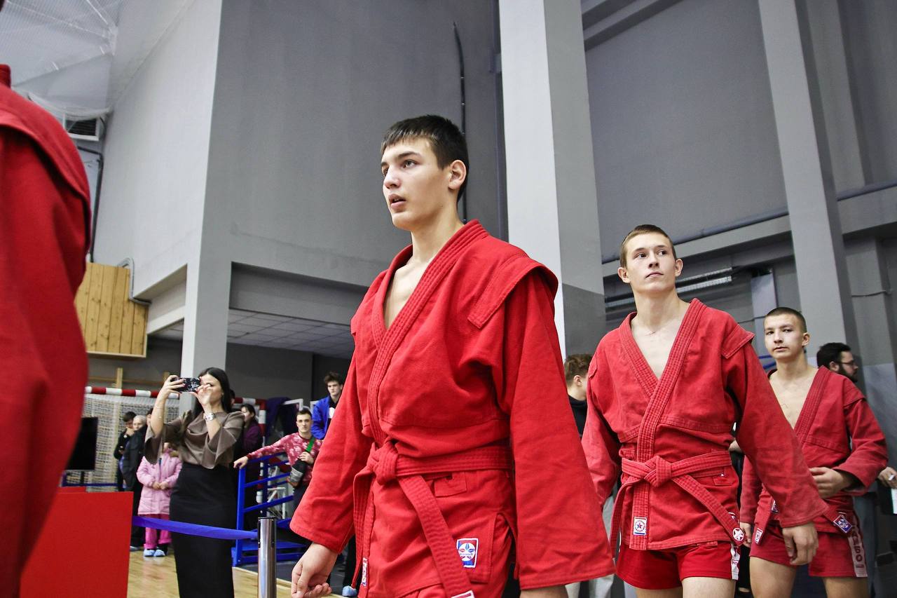 В Республике Алтай проходят первенство и чемпионат Сибирского федерального округа по самбо В Республике Алтай проходят первенство и чемпионат Сибирского федерального округа по самбо