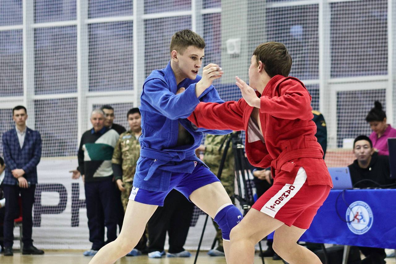 В Республике Алтай проходят первенство и чемпионат Сибирского федерального округа по самбо В Республике Алтай проходят первенство и чемпионат Сибирского федерального округа по самбо