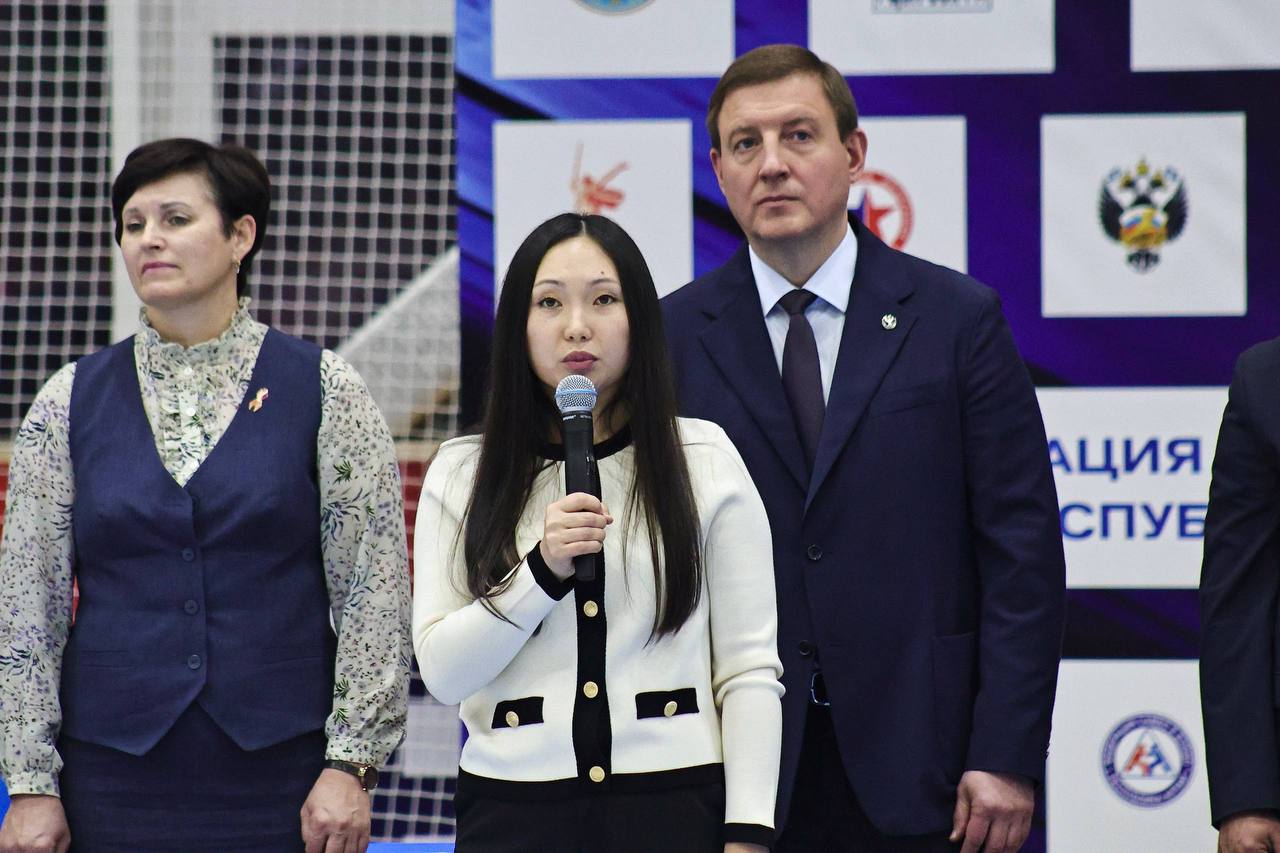 В Республике Алтай проходят первенство и чемпионат Сибирского федерального округа по самбо В Республике Алтай проходят первенство и чемпионат Сибирского федерального округа по самбо