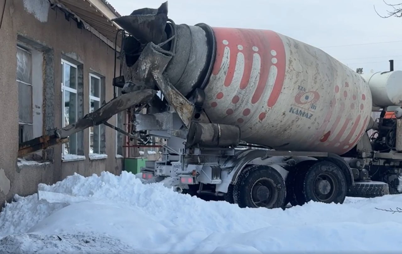 В рамках Дня муниципалитета вместе с главой региона Андреем Турчаком осмотрели ход строительства нового здания детского сада «Медвежонок» в Каракокше В рамках Дня муниципалитета вместе с главой региона Андреем Турчаком осмотрели ход строительства нового здания детского сада «Медвежонок» в Каракокше