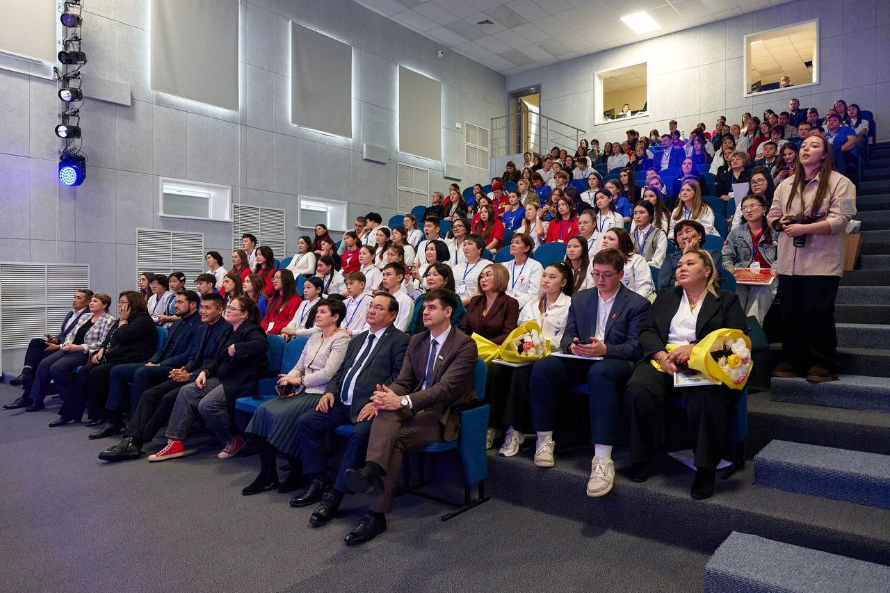 Александр Прокопьев: На конференции регионального отделения Движения Первых Республики Алтай состоялось награждение победителей и призёров регионального проекта «Премия Первых» Александр Прокопьев: На конференции регионального отделения Движения Первых Республики Алтай состоялось награждение победителей и призёров регионального проекта «Премия Первых»