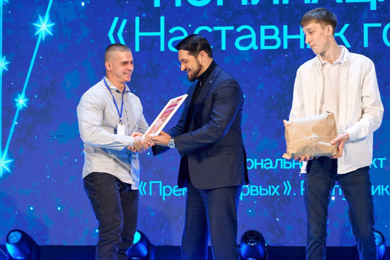 Александр Прокопьев: На конференции регионального отделения Движения Первых Республики Алтай состоялось награждение победителей и призёров регионального проекта «Премия Первых» Александр Прокопьев: На конференции регионального отделения Движения Первых Республики Алтай состоялось награждение победителей и призёров регионального проекта «Премия Первых»