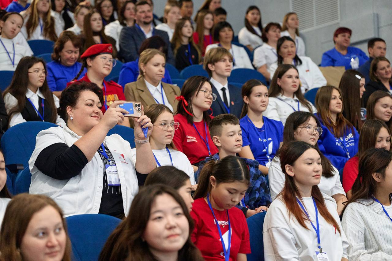Александр Прокопьев: На конференции регионального отделения Движения Первых Республики Алтай состоялось награждение победителей и призёров регионального проекта «Премия Первых» Александр Прокопьев: На конференции регионального отделения Движения Первых Республики Алтай состоялось награждение победителей и призёров регионального проекта «Премия Первых»