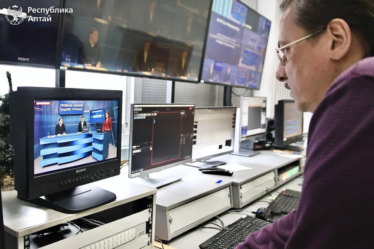 На очередной «Прямой линии» глава Республики Алтай Андрей Турчак подвел итоги уходящего года и ответил на вопросы жителей На очередной «Прямой линии» глава Республики Алтай Андрей Турчак подвел итоги уходящего года и ответил на вопросы жителей