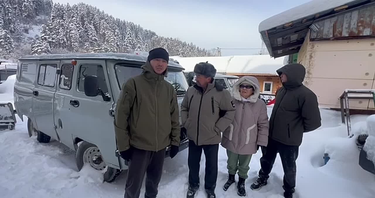 Жители Горно-Алтайска отправили автомобиль и другую помощь в подразделение на СВО, где служит их сын