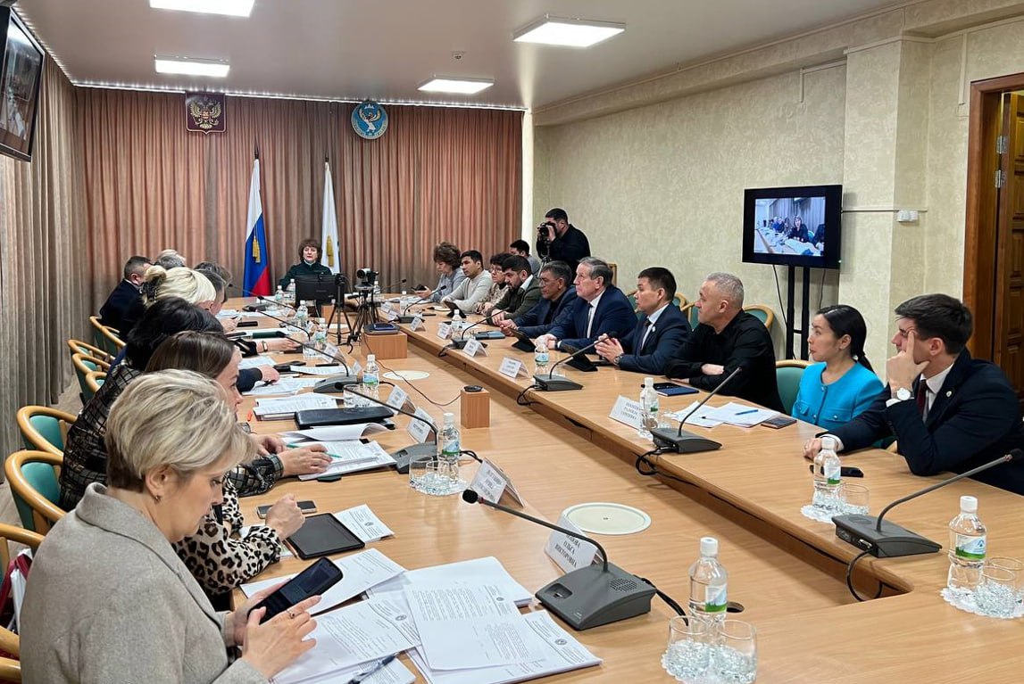 Комитет по здравоохранению и социальной защите готовится к сессии Комитет по здравоохранению и социальной защите готовится к сессии