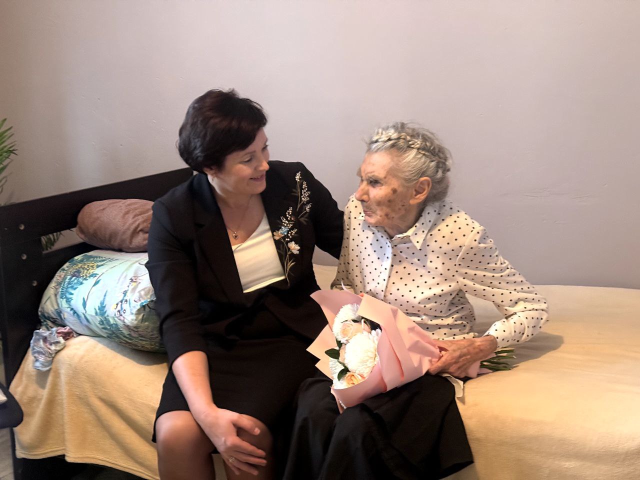 Ольга Сафронова: В воскресенье 90 лет исполнилось жительнице Горно-Алтайска, ветерану труда - Таисии Петровне Кошелевой Ольга Сафронова: В воскресенье 90 лет исполнилось жительнице Горно-Алтайска, ветерану труда - Таисии Петровне Кошелевой