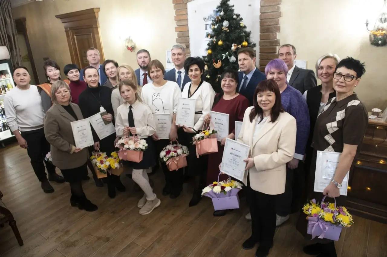 В историческом центре Барнаула – в стенах туристического центра «Горная аптека» – состоялась торжественная церемония награждения победителей конкурса журналистских работ «Медиа-Энергия Алтая» - 2025