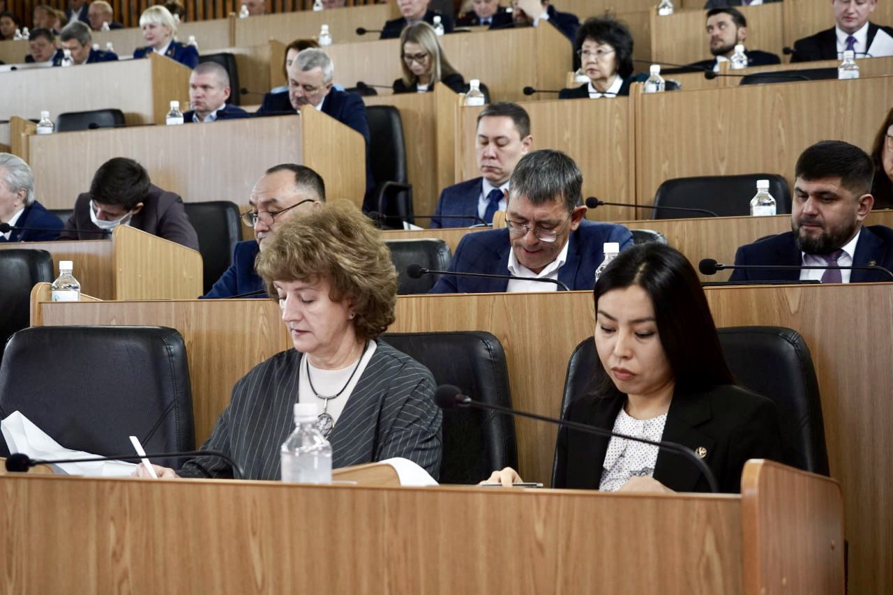 Сегодня на сессии Госсобрания – Эл Курултай утвердили республиканский бюджет на 2026–2028 годы Сегодня на сессии Госсобрания – Эл Курултай утвердили республиканский бюджет на 2026–2028 годы