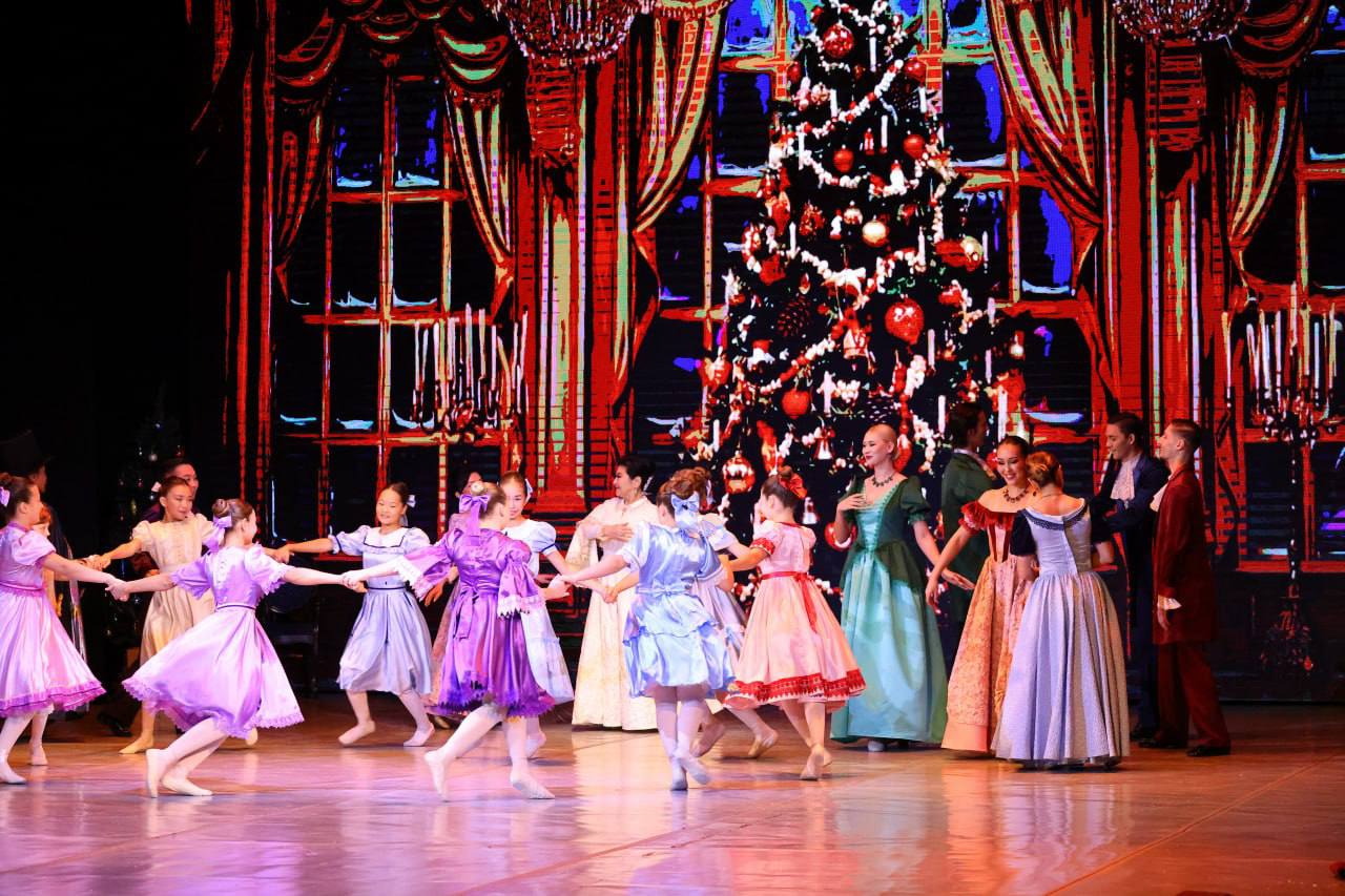 300 детей со всех уголков Республики приехали на традиционную новогоднюю «Ёлку Главы», сообщил в своем ТГ-канале глава региона Андрей Турчак