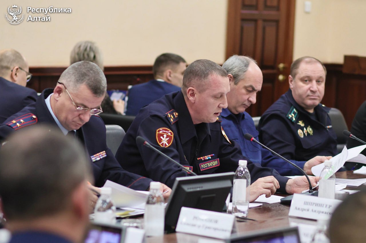 Глава Республики Алтай Андрей Турчак провёл заседание антитеррористической комиссии Глава Республики Алтай Андрей Турчак провёл заседание антитеррористической комиссии