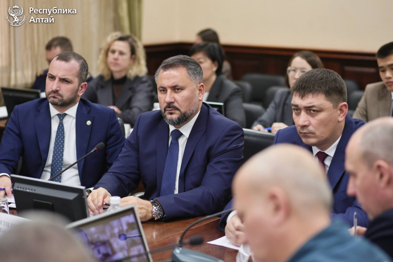 Глава Республики Алтай Андрей Турчак провёл заседание антитеррористической комиссии Глава Республики Алтай Андрей Турчак провёл заседание антитеррористической комиссии
