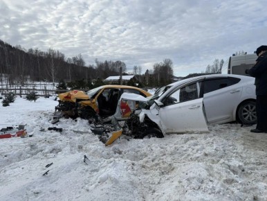 В Майминском районе в результате ДТП погибли два человека и трое госпитализированы