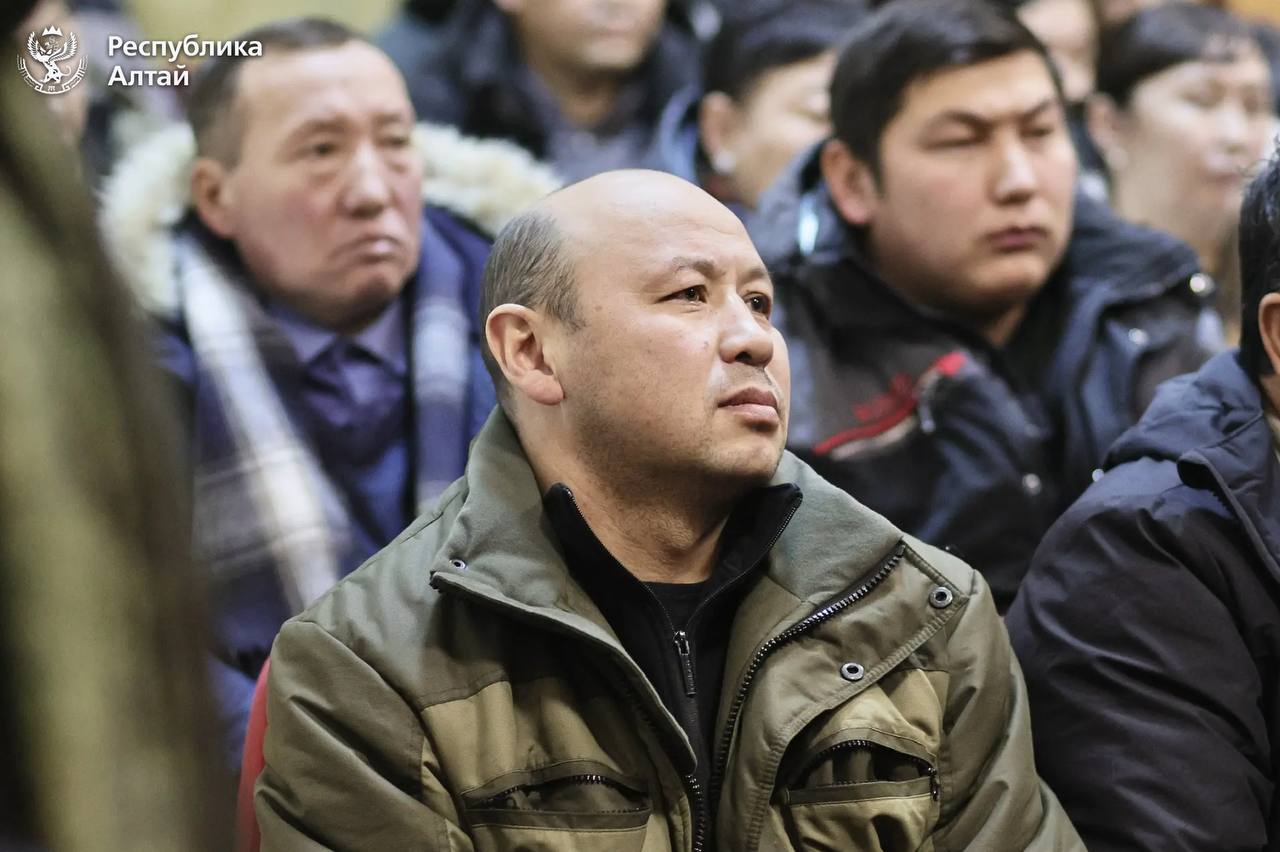 Андрей Турчак в селе Каракол Онгудайского района провел встречу с сотрудниками ветеринарных служб и главами сельских поселений, где обсудили ситуацию с пастереллёзом в муниципалитете Андрей Турчак в селе Каракол Онгудайского района провел встречу с сотрудниками ветеринарных служб и главами сельских поселений, где обсудили ситуацию с пастереллёзом в муниципалитете