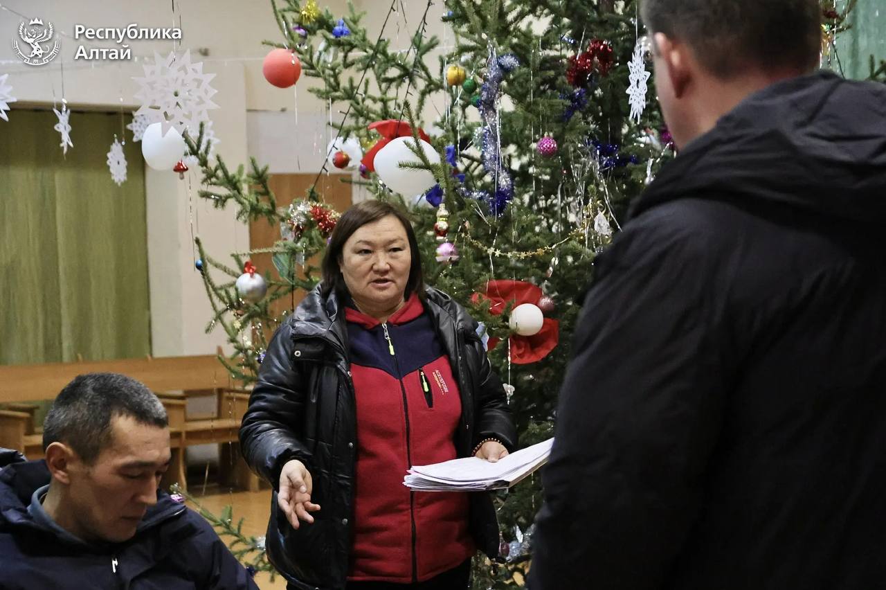 Андрей Турчак в селе Каракол Онгудайского района провел встречу с сотрудниками ветеринарных служб и главами сельских поселений, где обсудили ситуацию с пастереллёзом в муниципалитете Андрей Турчак в селе Каракол Онгудайского района провел встречу с сотрудниками ветеринарных служб и главами сельских поселений, где обсудили ситуацию с пастереллёзом в муниципалитете