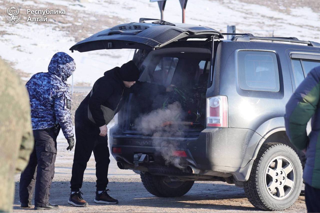 Глава Республики Алтай Андрей Турчак работает сегодня в Онгудайском районе, где в двух поселениях перед Новым годом были выявлены случаи пастереллёза у сельхозживотных Глава Республики Алтай Андрей Турчак работает сегодня в Онгудайском районе, где в двух поселениях перед Новым годом были выявлены случаи пастереллёза у сельхозживотных