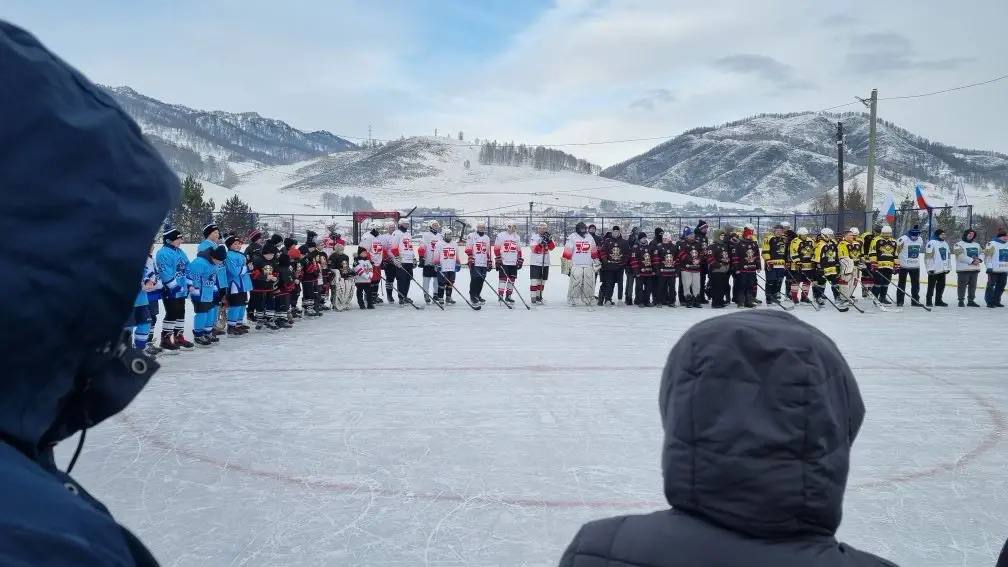 в Шебалинском районе идет Межрегиональный турнир по хоккею с шайбой, посвященный памяти кавалера Ордена Мужества, лейтенанта Золотухина Н.В в Шебалинском районе идет Межрегиональный турнир по хоккею с шайбой, посвященный памяти кавалера Ордена Мужества, лейтенанта Золотухина Н.В