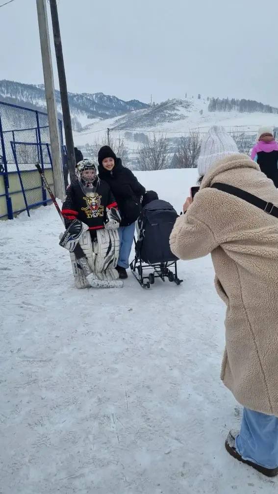 в Шебалинском районе идет Межрегиональный турнир по хоккею с шайбой, посвященный памяти кавалера Ордена Мужества, лейтенанта Золотухина Н.В в Шебалинском районе идет Межрегиональный турнир по хоккею с шайбой, посвященный памяти кавалера Ордена Мужества, лейтенанта Золотухина Н.В