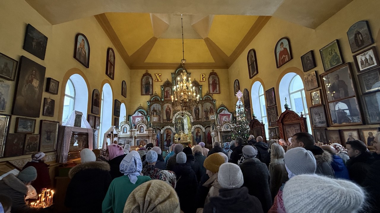 Православные верующие отмечают Рождество Христово Православные верующие отмечают Рождество Христово