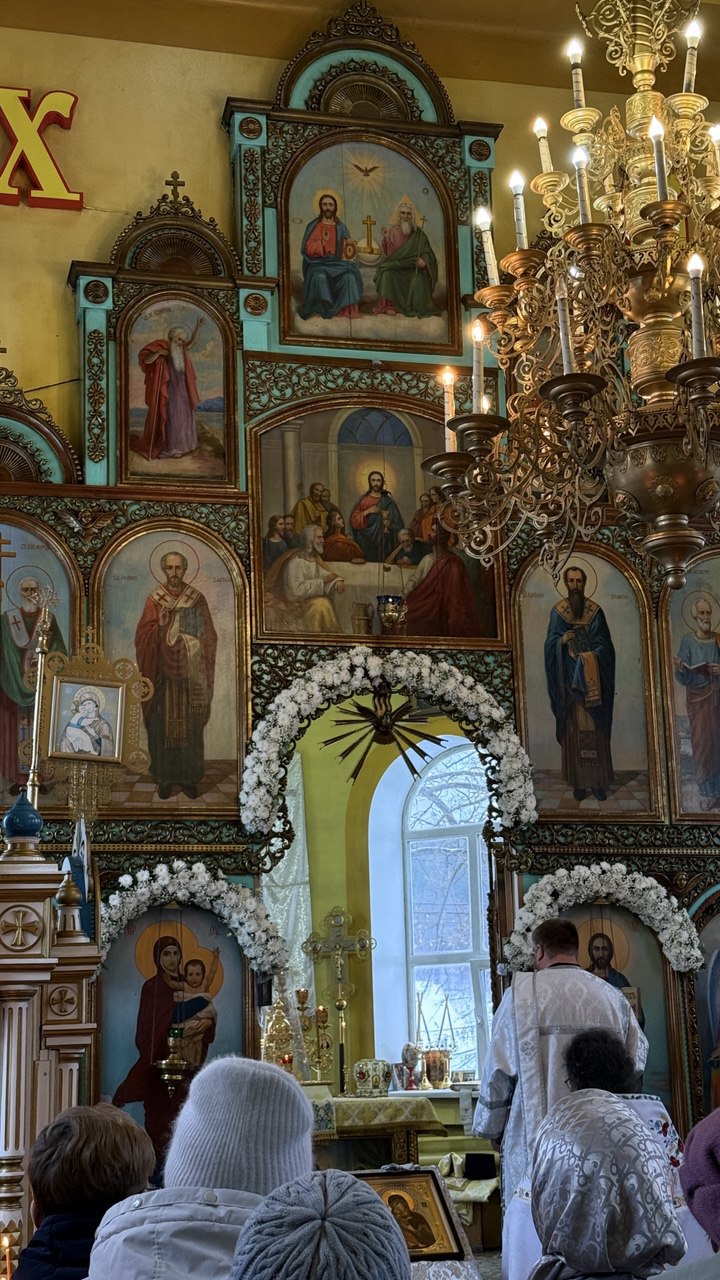 Православные верующие отмечают Рождество Христово Православные верующие отмечают Рождество Христово