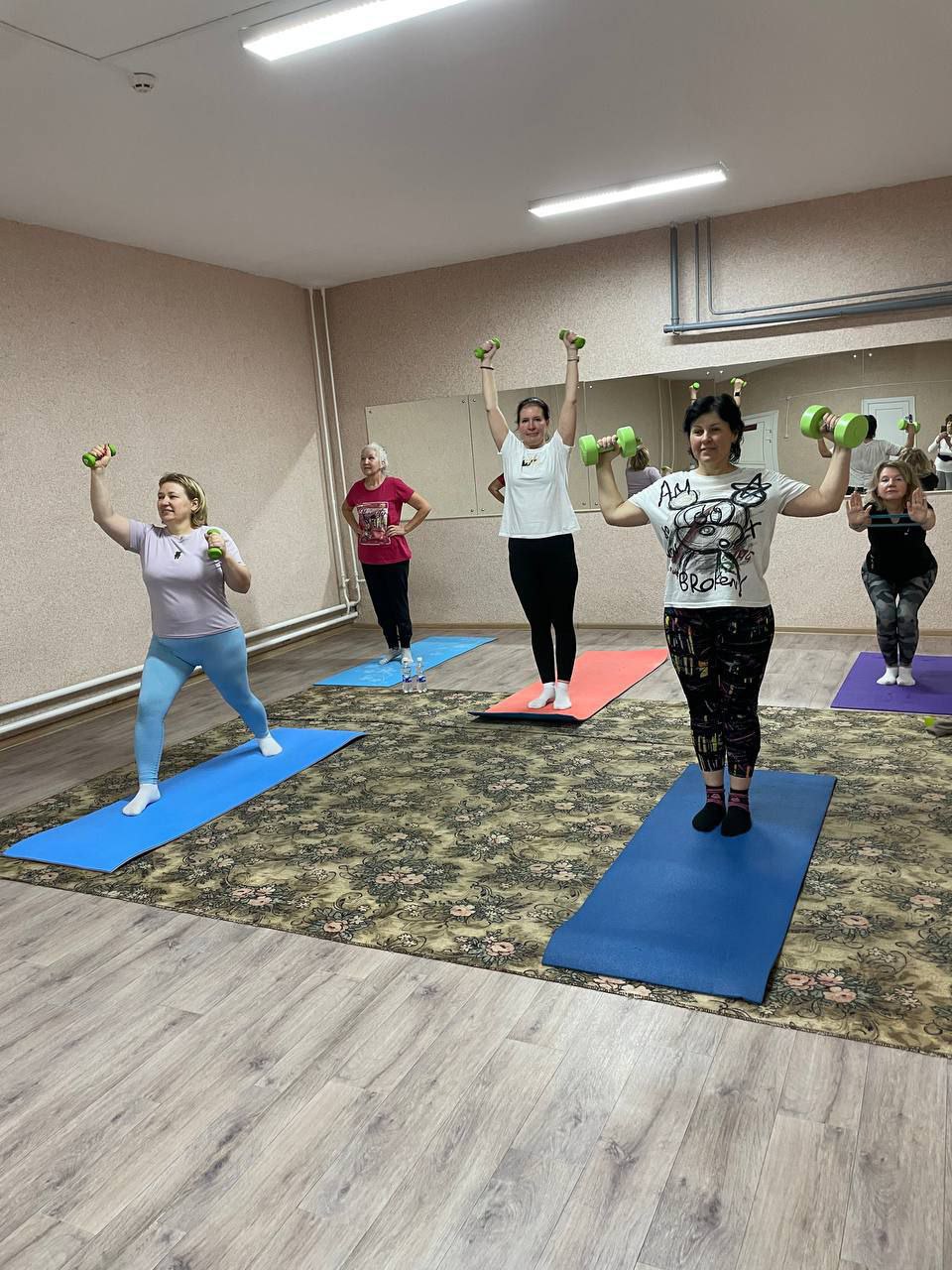 В Турочакской больнице ежедневно в новогодние праздники проходят фитнес-занятия для всех желающих