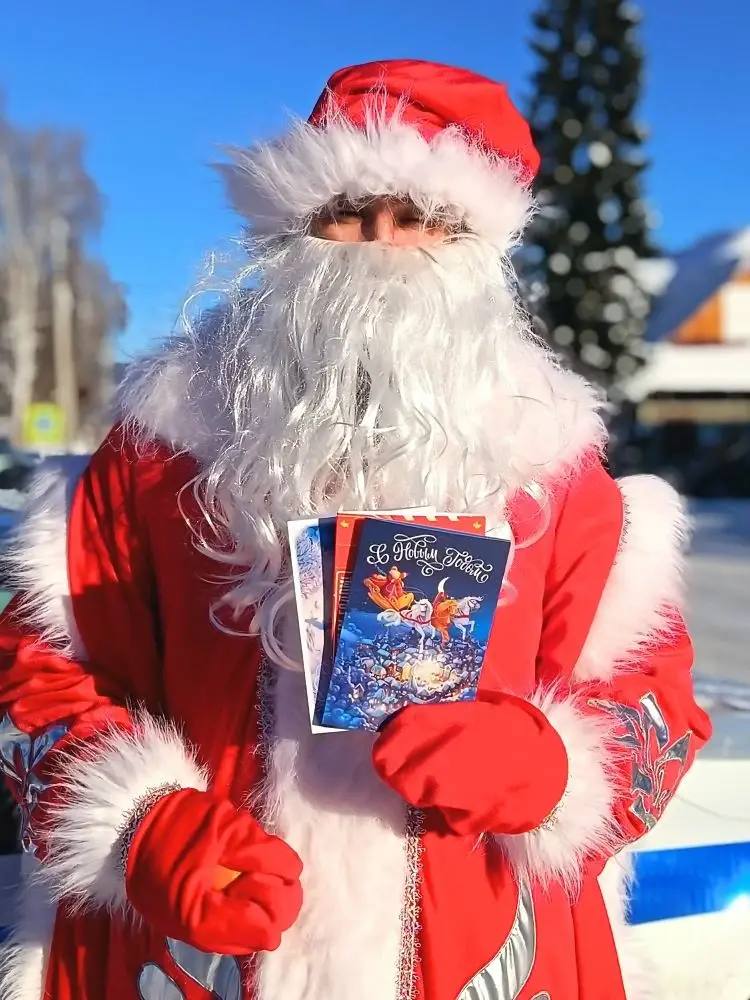 Полицейский Дед Мороз в Турочакском районе: мандарины вместо штрафов Полицейский Дед Мороз в Турочакском районе: мандарины вместо штрафов