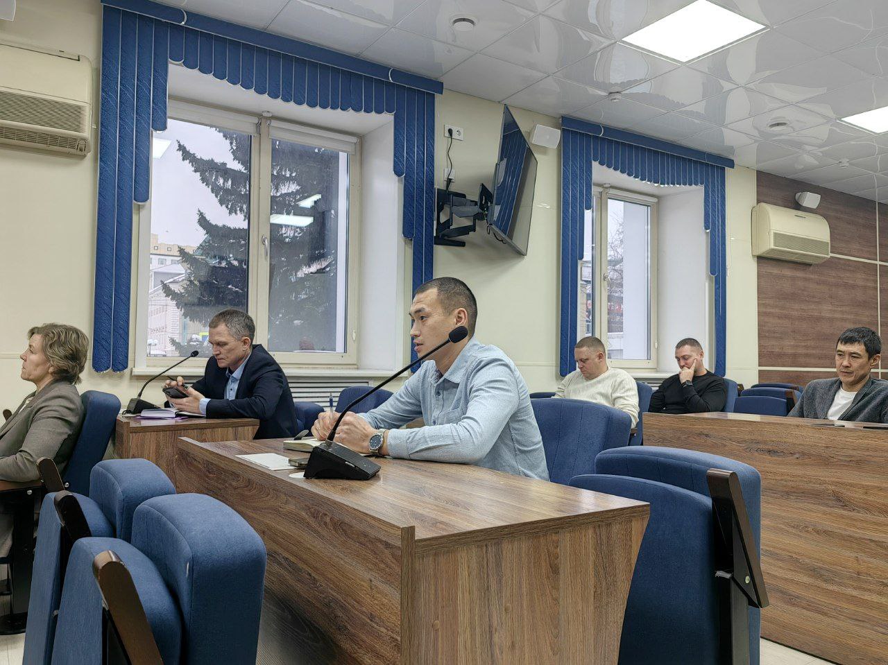 Ольга Сафронова: Первый рабочий день начали с планерки с подрядными организациями, которые отвечают за зимнее содержание дорог в Горно-Алтайске Ольга Сафронова: Первый рабочий день начали с планерки с подрядными организациями, которые отвечают за зимнее содержание дорог в Горно-Алтайске