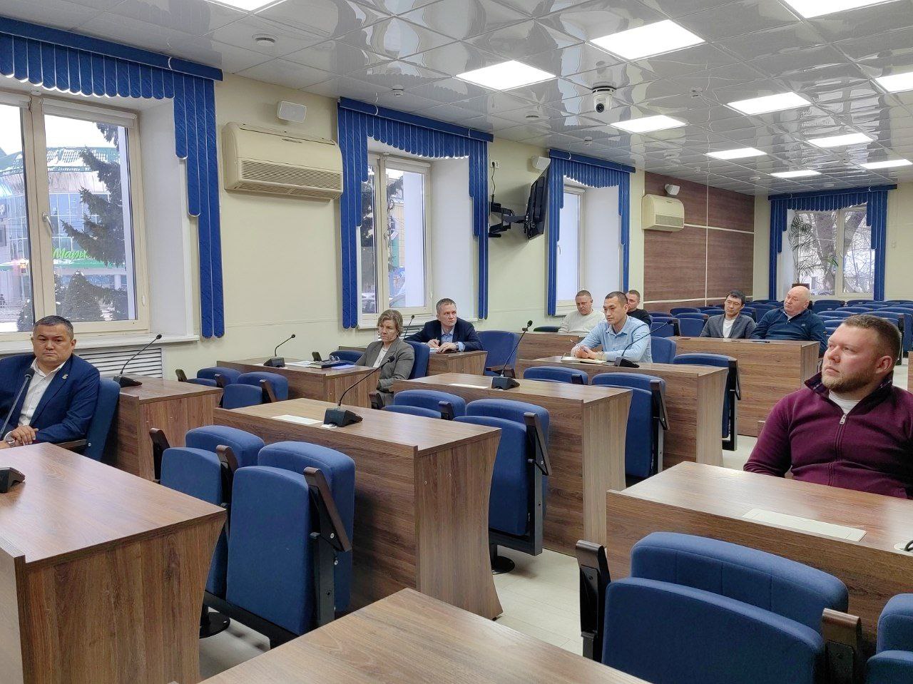 Ольга Сафронова: Первый рабочий день начали с планерки с подрядными организациями, которые отвечают за зимнее содержание дорог в Горно-Алтайске Ольга Сафронова: Первый рабочий день начали с планерки с подрядными организациями, которые отвечают за зимнее содержание дорог в Горно-Алтайске