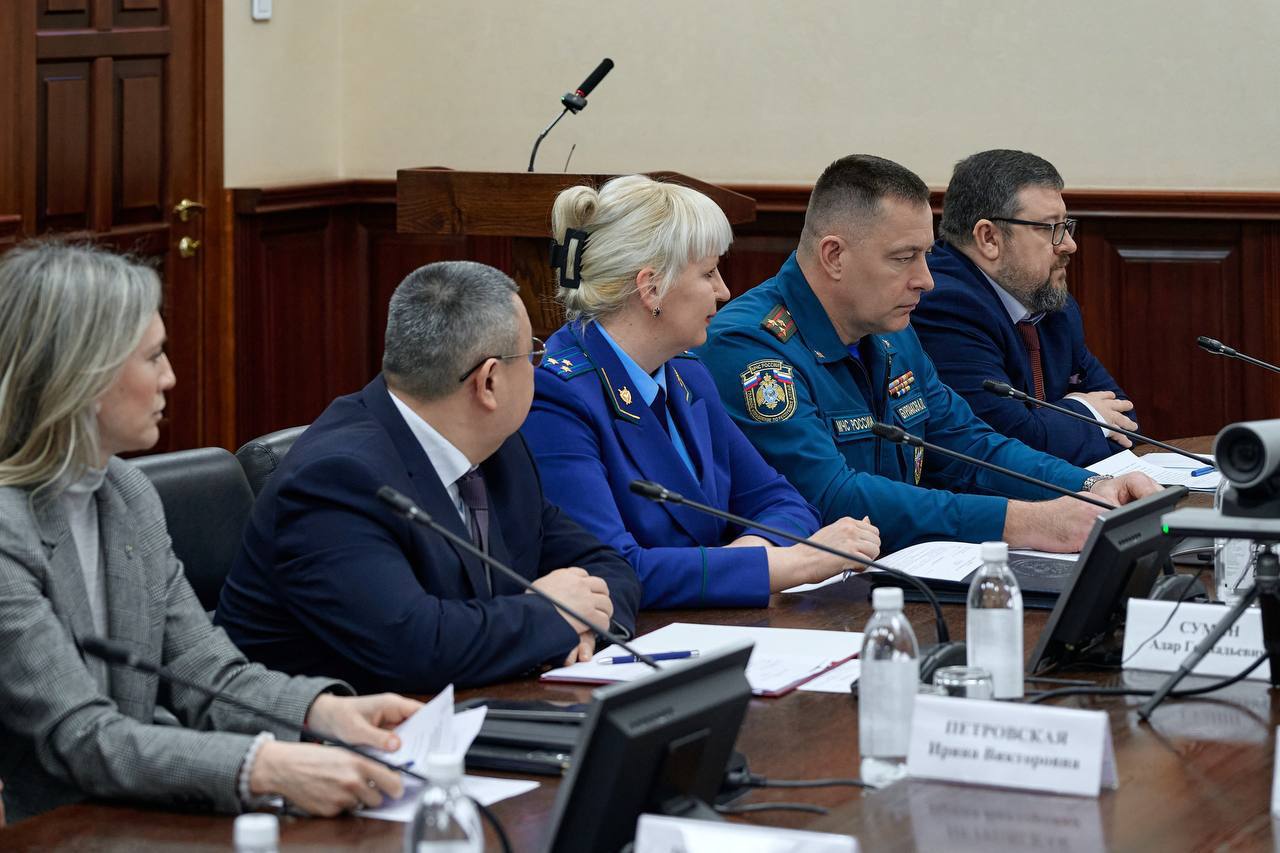 Александр Прокопьев: На первом в 2026 году заседании Правительства Республики Алтай рассмотрели ряд важных вопросов, среди которых утверждение адресной инвестиционной программы Александр Прокопьев: На первом в 2026 году заседании Правительства Республики Алтай рассмотрели ряд важных вопросов, среди которых утверждение адресной инвестиционной программы