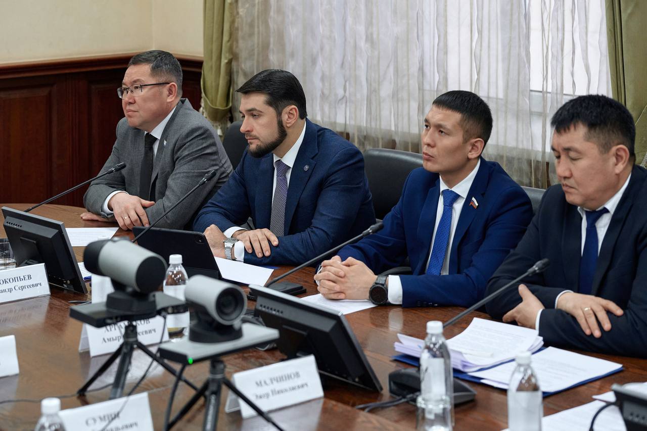 Александр Прокопьев: На первом в 2026 году заседании Правительства Республики Алтай рассмотрели ряд важных вопросов, среди которых утверждение адресной инвестиционной программы Александр Прокопьев: На первом в 2026 году заседании Правительства Республики Алтай рассмотрели ряд важных вопросов, среди которых утверждение адресной инвестиционной программы