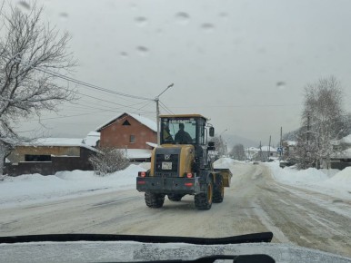 Кто отвечает за уборку дорог от снега в Горно-Алтайске и куда обращаться при возникновении проблем