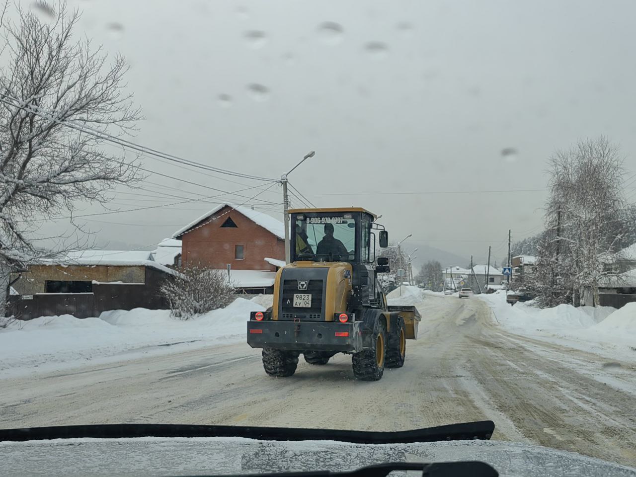 Кто отвечает за уборку дорог от снега в Горно-Алтайске и куда обращаться при возникновении проблем