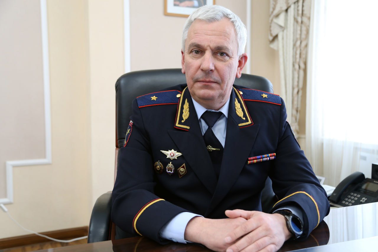 Поздравление министра внутренних дел по Республике Алтай Дмитрия Трощилова с Днем российской печати!