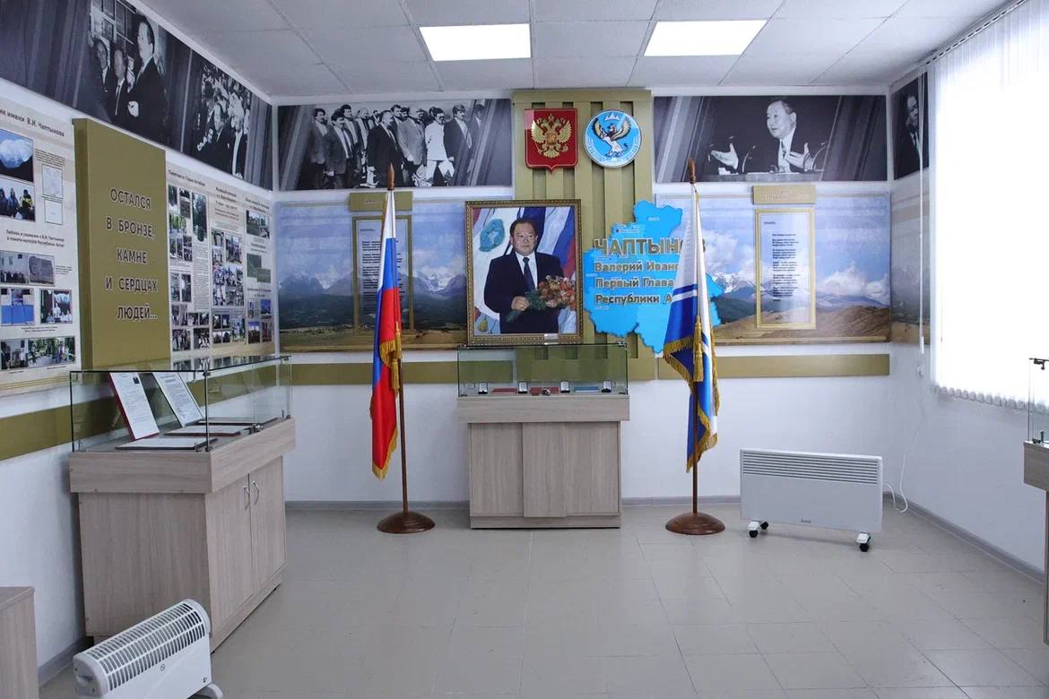 В Верх-Апшуяхте посетили мемориальный музей имени Валерия Ивановича Чаптынова – первого Главы Республики Алтай, нашего выдающегося земляка