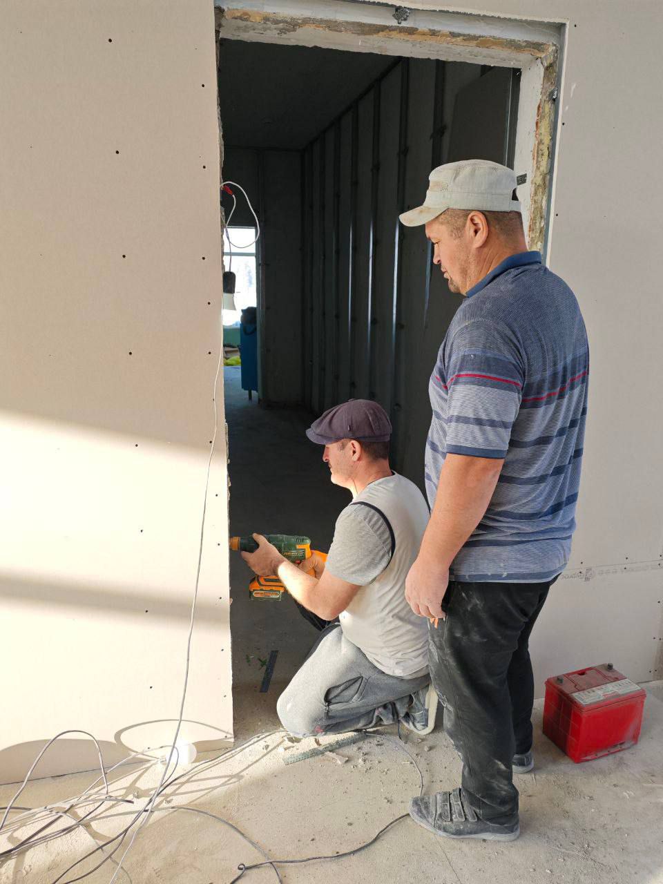 В селе Ынырга полным ходом идёт капитальный ремонт детского сада В селе Ынырга полным ходом идёт капитальный ремонт детского сада