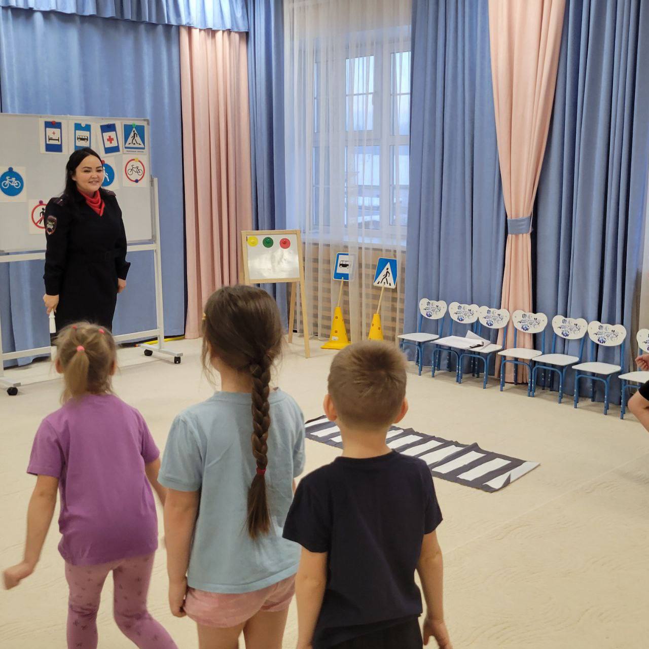 «В гостях у «Светлячка»: Урок безопасности от ГИБДД» «В гостях у «Светлячка»: Урок безопасности от ГИБДД»