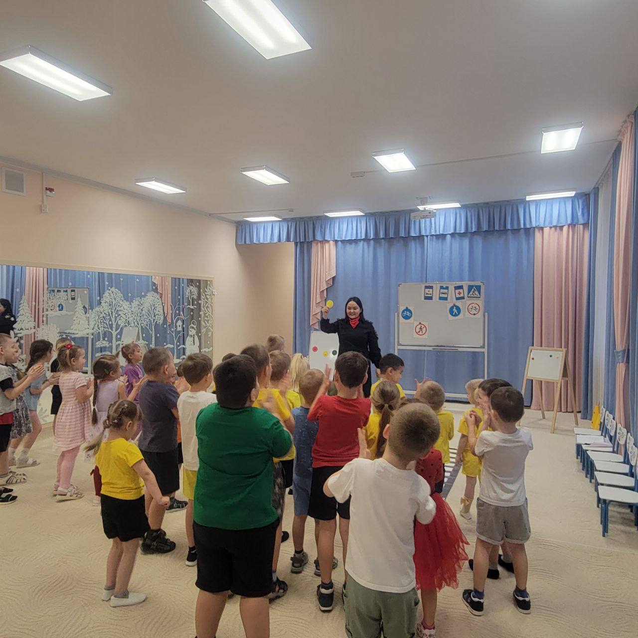 «В гостях у «Светлячка»: Урок безопасности от ГИБДД» «В гостях у «Светлячка»: Урок безопасности от ГИБДД»