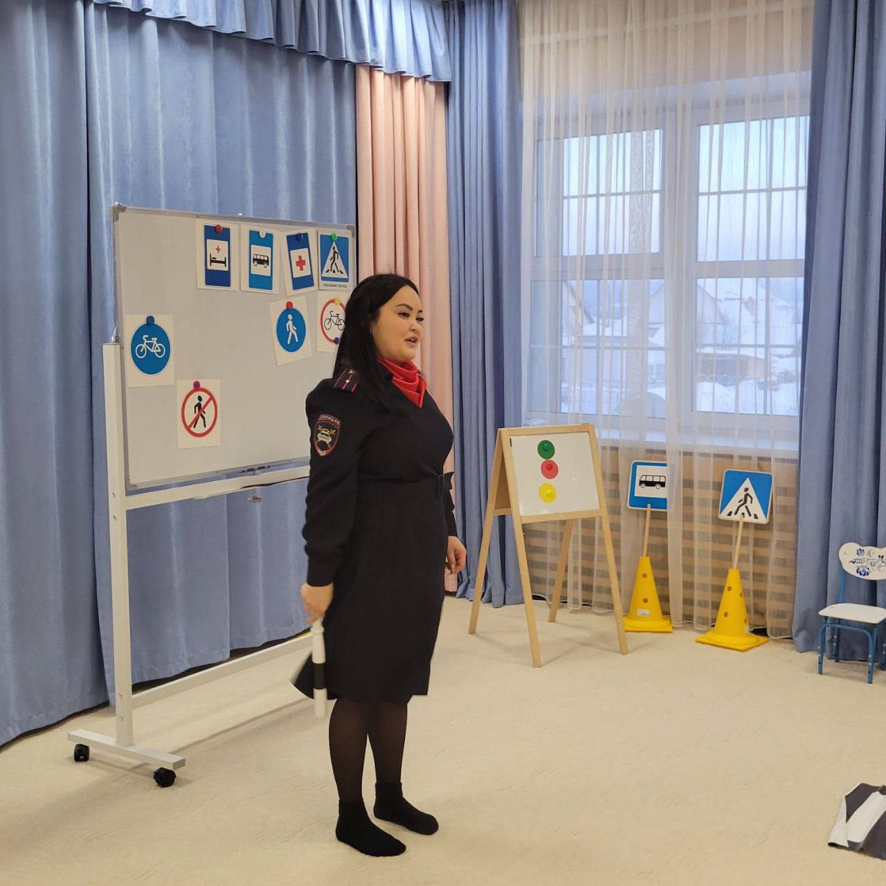 «В гостях у «Светлячка»: Урок безопасности от ГИБДД» «В гостях у «Светлячка»: Урок безопасности от ГИБДД»