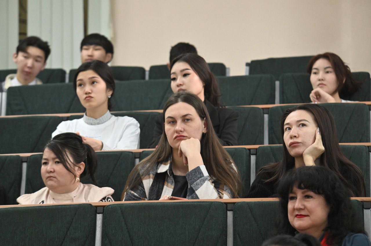 В Горно-Алтайске прошла Всероссийская научно-практическая конференция «Культурное наследие и традиционные знания коренных народов Алтая», приуроченная к 100-летию со дня рождения учёного-фольклориста С.С. Каташа В Горно-Алтайске прошла Всероссийская научно-практическая конференция «Культурное наследие и традиционные знания коренных народов Алтая», приуроченная к 100-летию со дня рождения учёного-фольклориста С.С. Каташа
